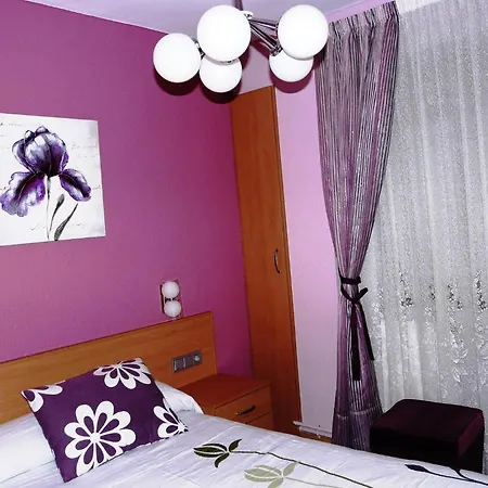 Apartamento Turistico Guara Casa Castro Barbastro Camera foto
