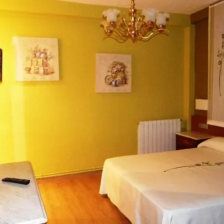 Apartamento Turistico Guara Casa Castro Barbastro Camera foto