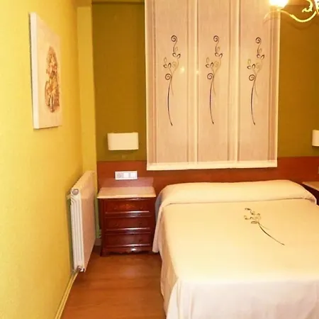 Apartamento Turistico Guara Casa Castro Barbastro Camera foto